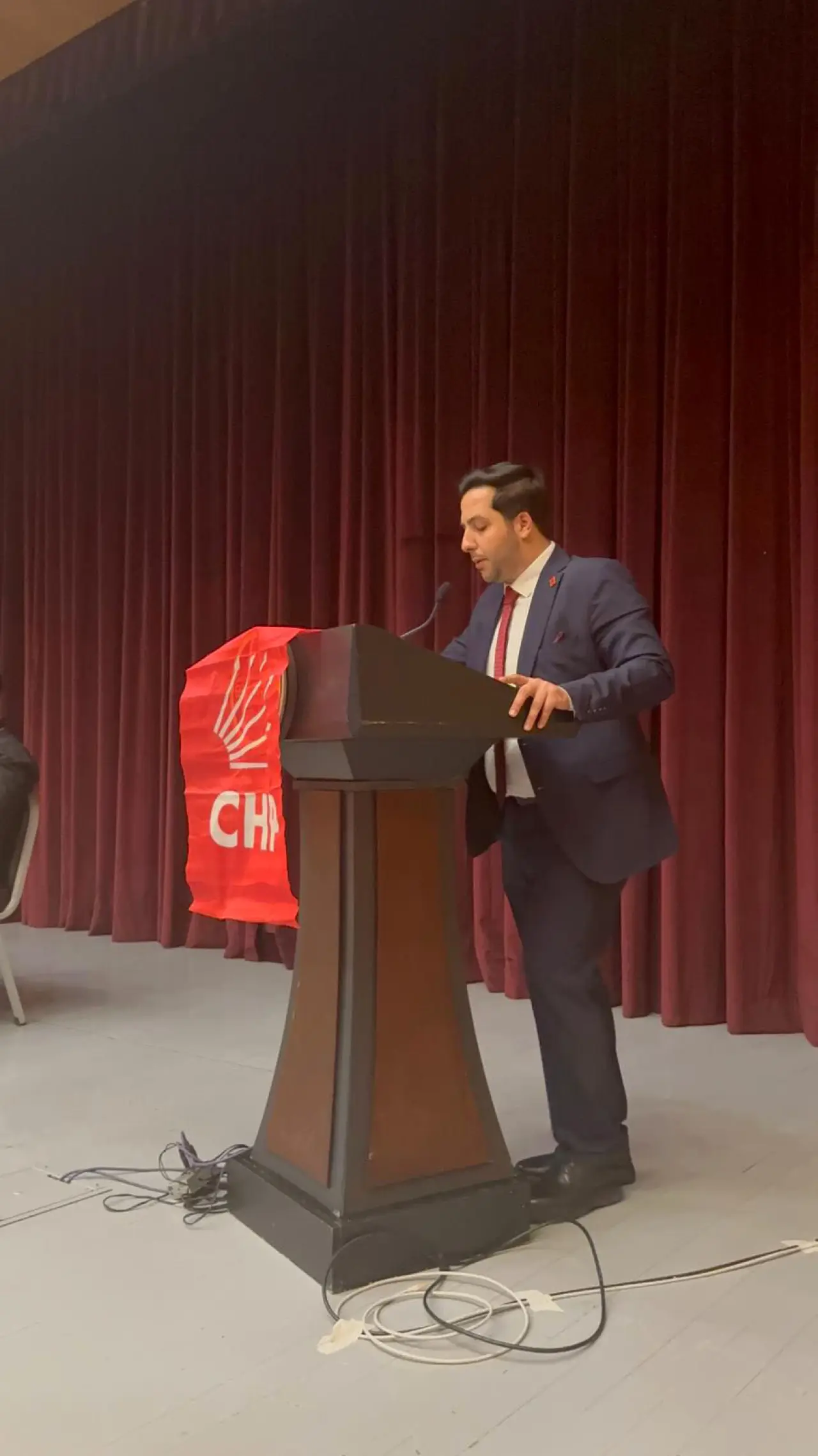 CHP'de Özgür Deniz Demir güven tazeledi 3