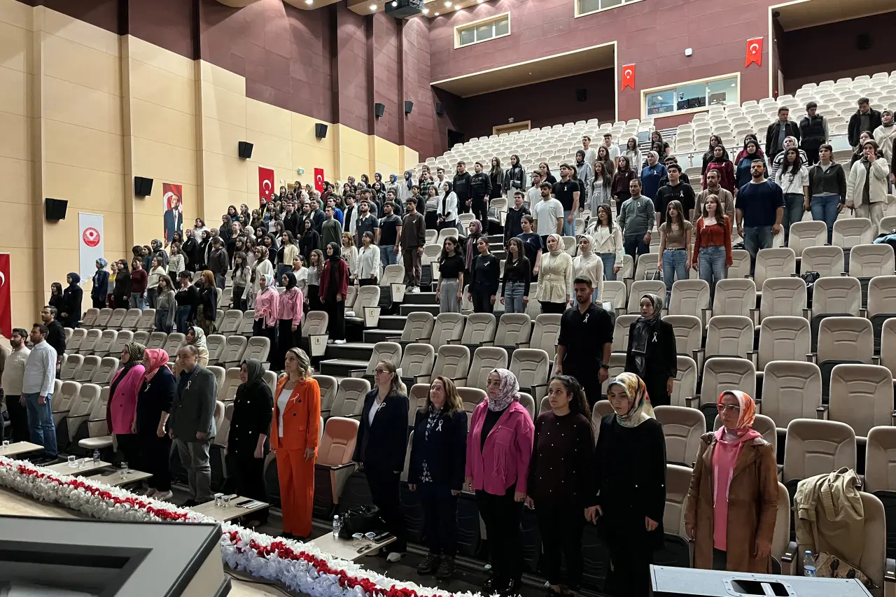 GÜ’de Pembe Farkındalık etkinliği 1