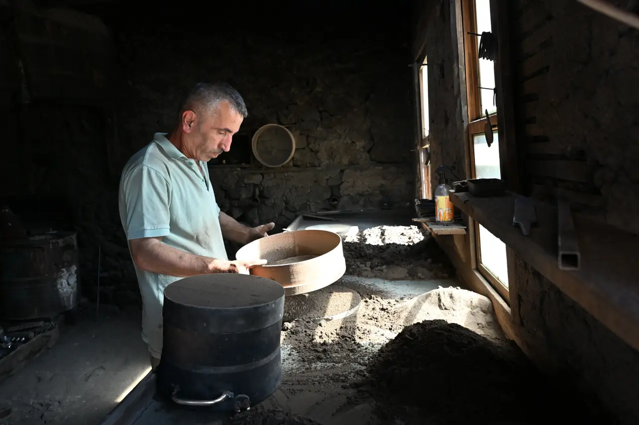 Kürtün'de hurda musluktan el emeğiyle üretilen ziller Avrupa’da çalıyor 5