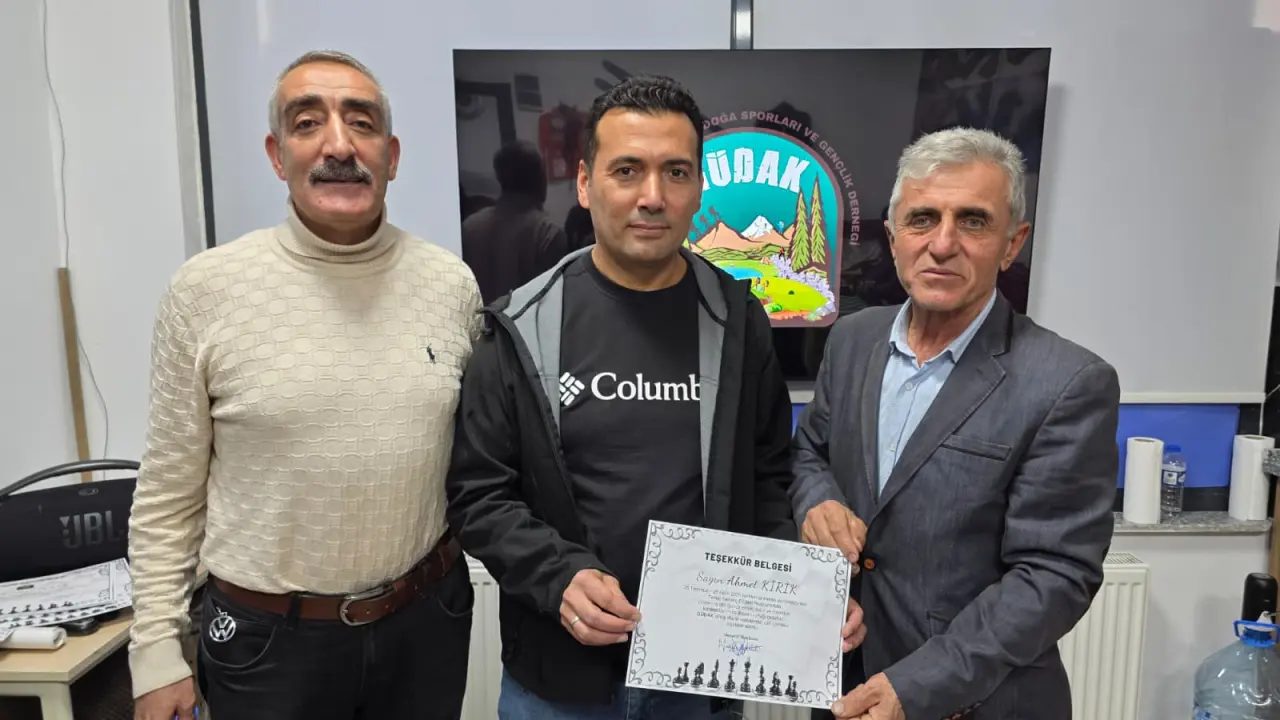GÜDAK'ın Satranç Eğitimini tamamlayan 32 kursiyere sertifikaları verildi 26