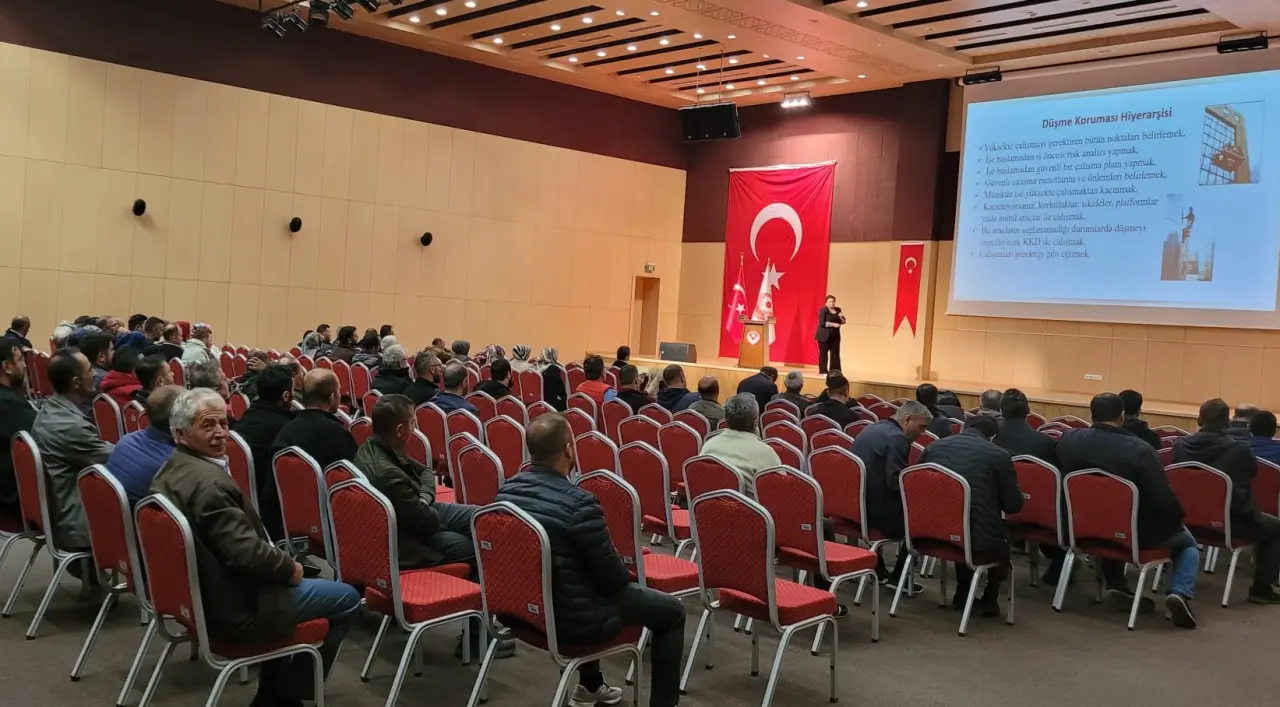 Üniversite personeline iş güvenliği eğitimi verildi 5