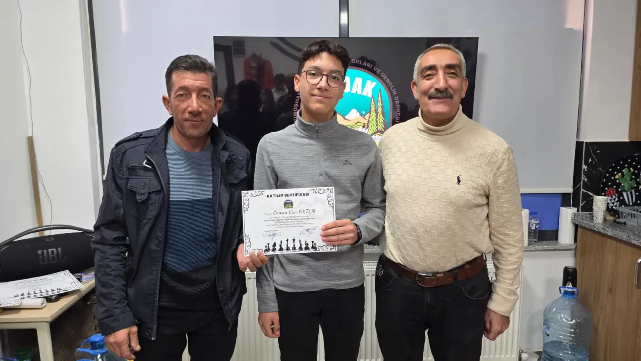 GÜDAK'ın Satranç Eğitimini tamamlayan 32 kursiyere sertifikaları verildi 24