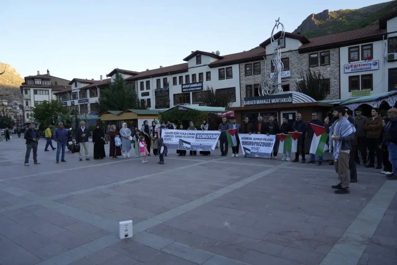 Gümüşhane’de Sumud Filosu’na destek basın açıklaması 5