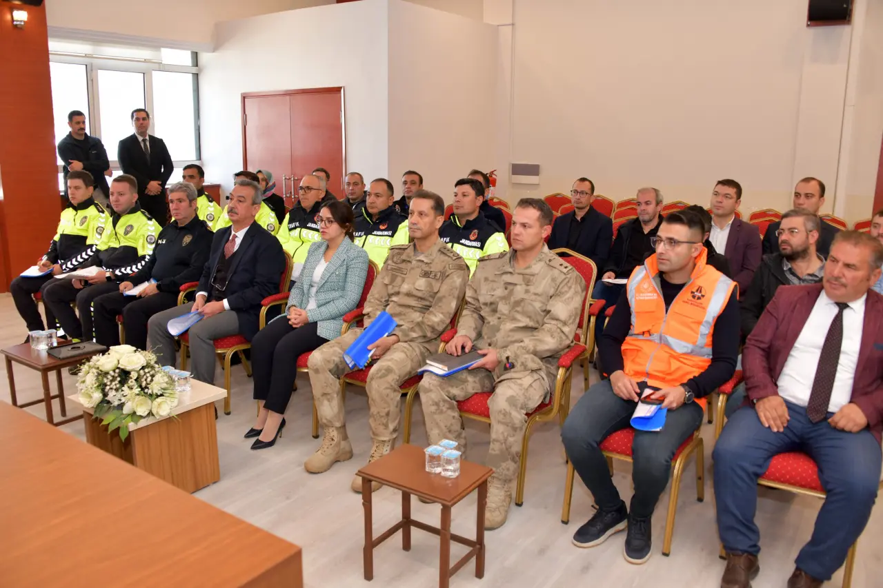 Gümüşhane’de Hız Sınırı Levhaları Yeniden Düzenlenecek 10