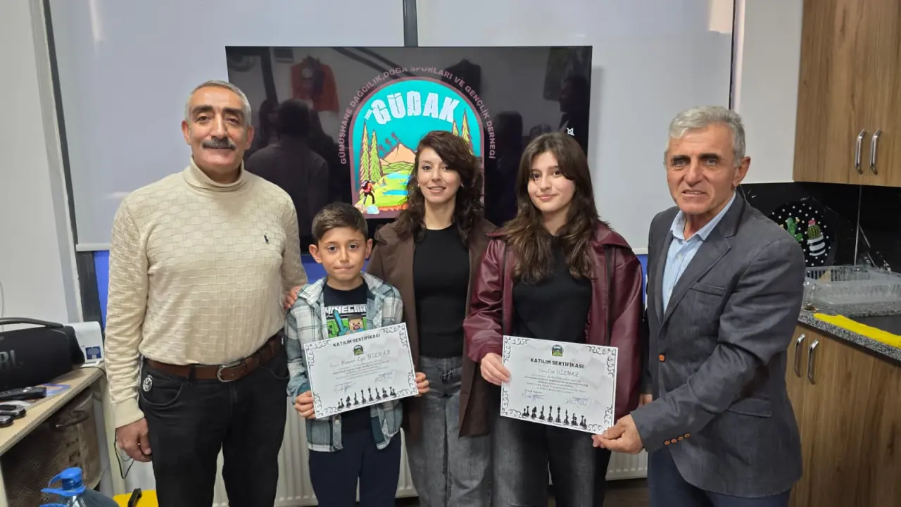 GÜDAK'ın Satranç Eğitimini tamamlayan 32 kursiyere sertifikaları verildi 19