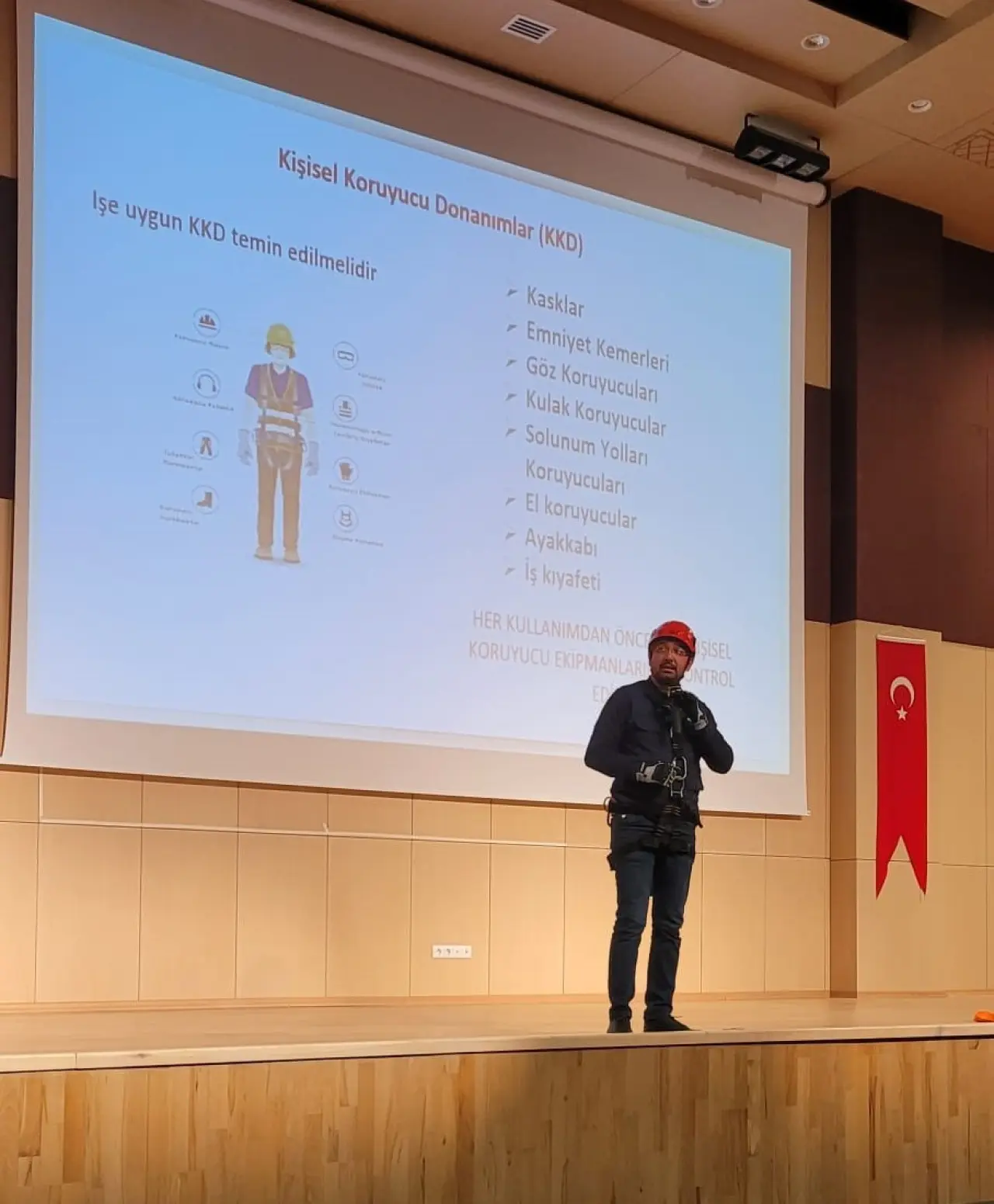 Üniversite personeline iş güvenliği eğitimi verildi 6