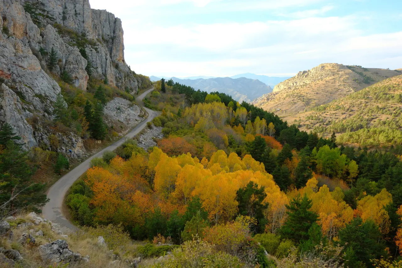Gümüşhane'nin Alpleri aratmayan sonbahar güzelliği 10