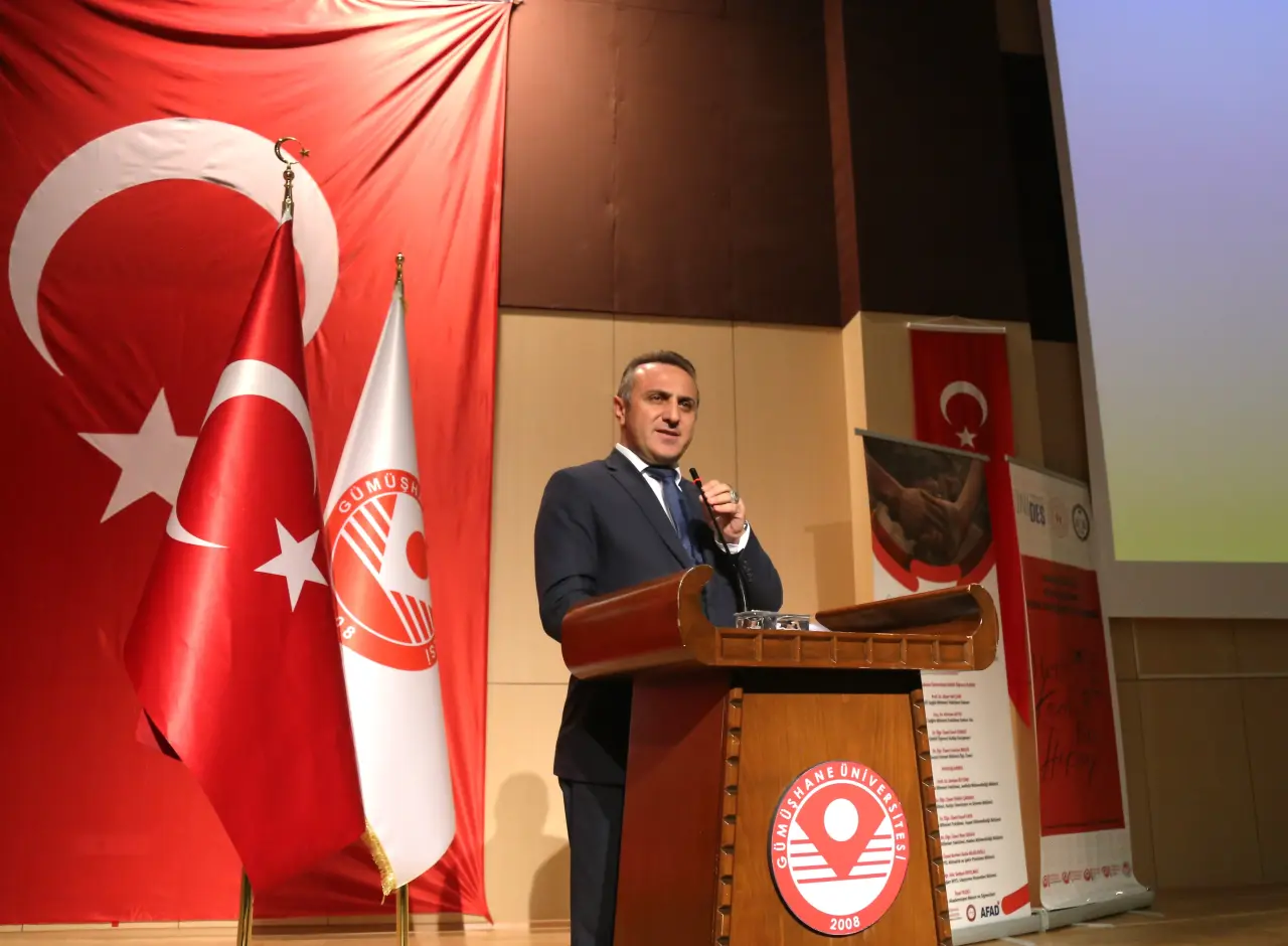 GÜ’de UNIDES projeleri şenliği gerçekleştirildi 13