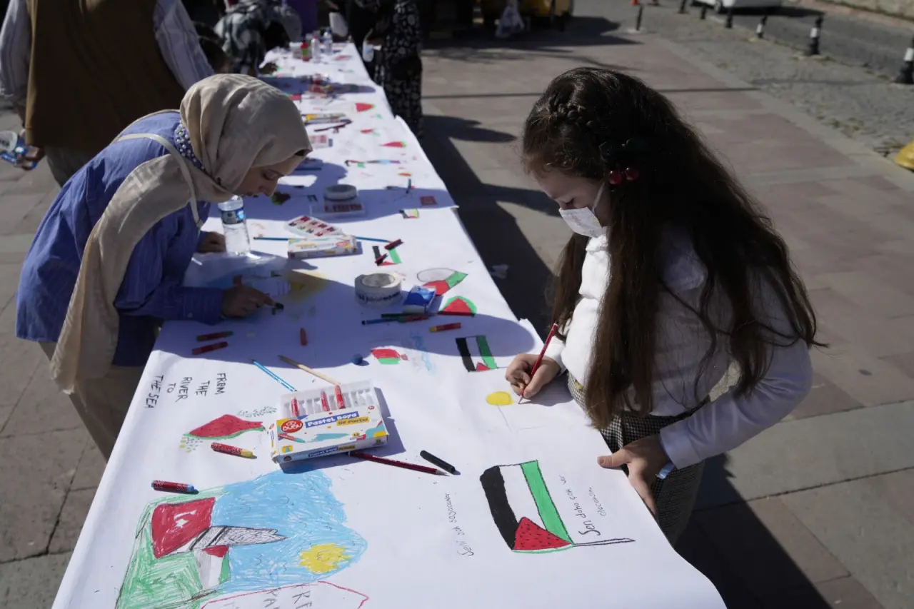 Gümüşhane’de “Filistinli Çocuklar İçin Çiz” etkinliği düzenlendi 2