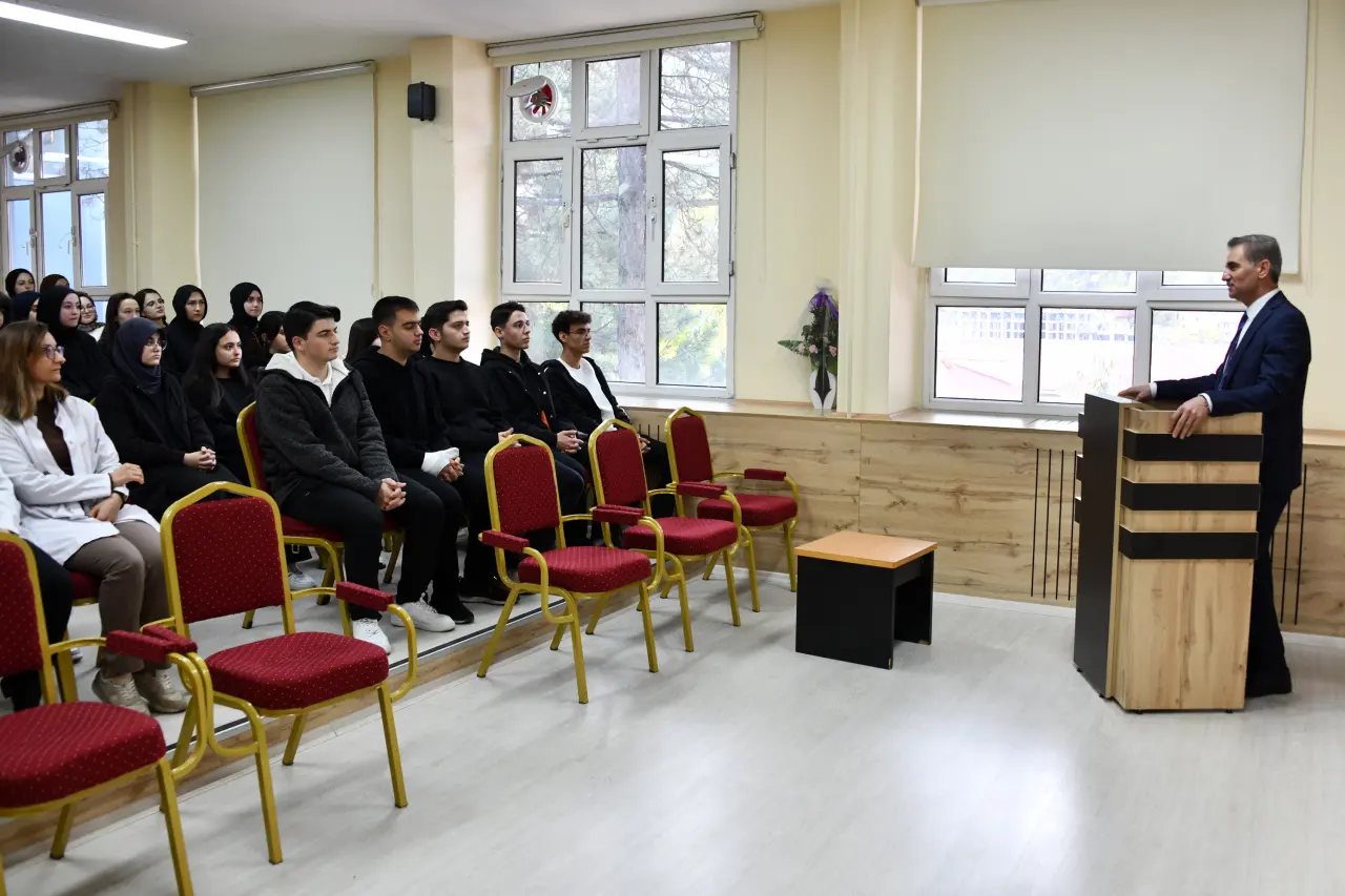 Vali Baruş'tan gençlere altın değerinde öğütler 4