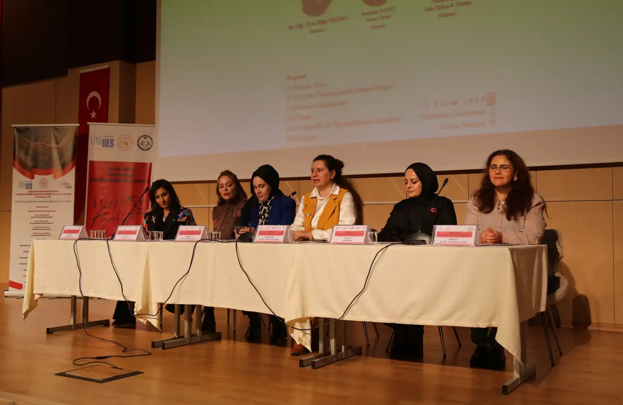 GÜ’de UNIDES projeleri şenliği gerçekleştirildi 15