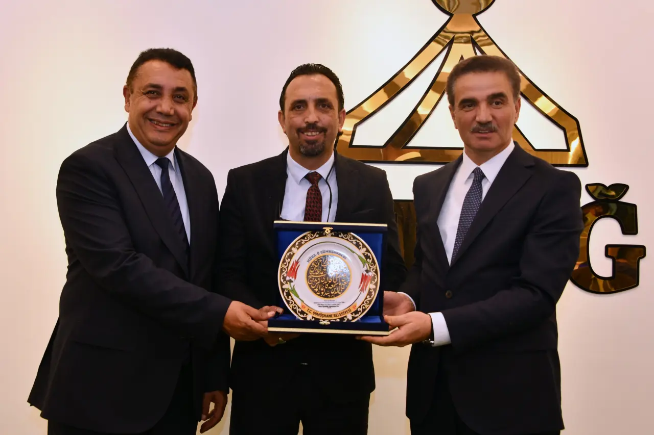 Vali Baruş Kitap Fuarı'nı ziyaret etti 16