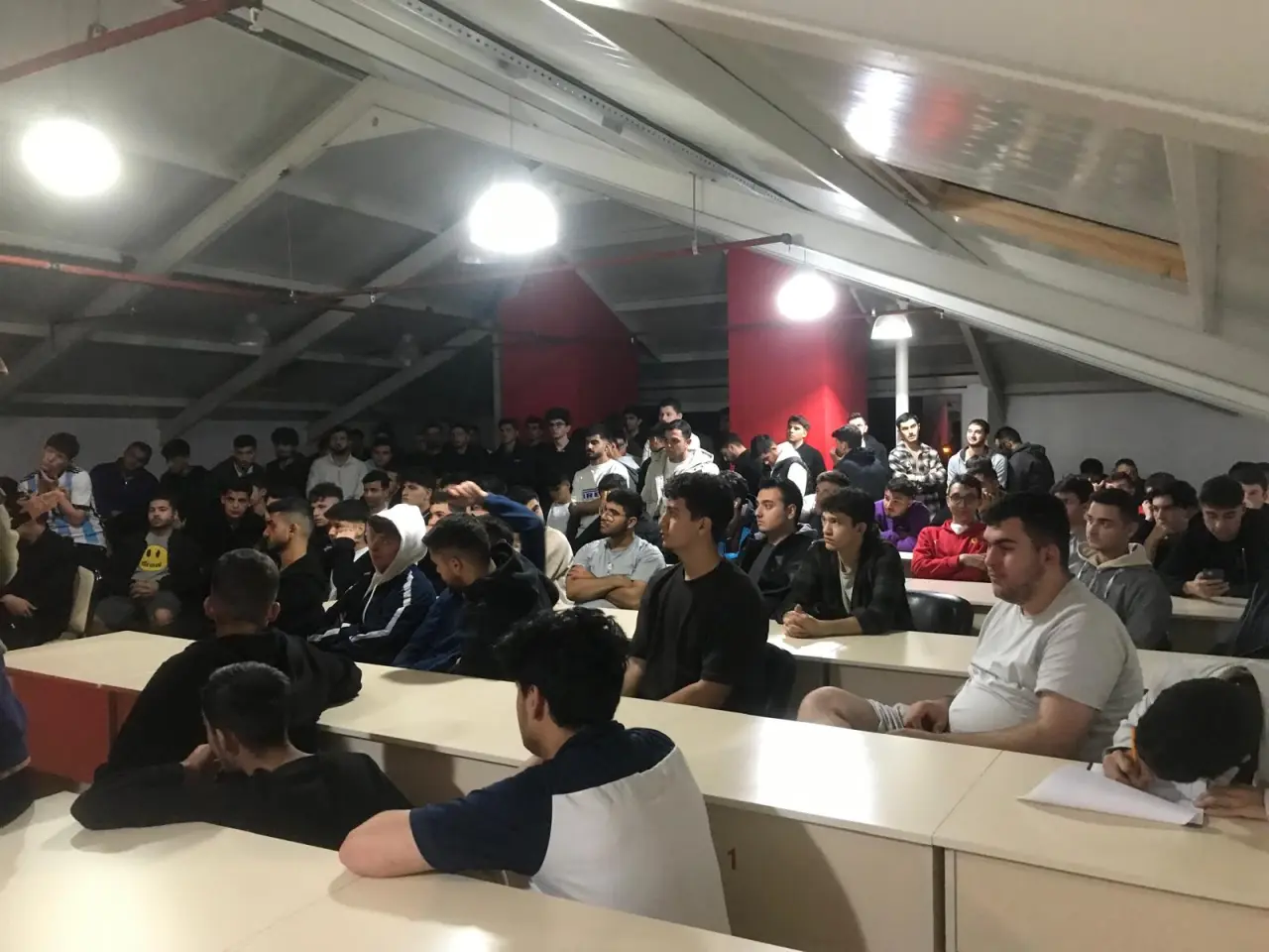 Üniversiteli gençlere farkındalık eğitimi 1