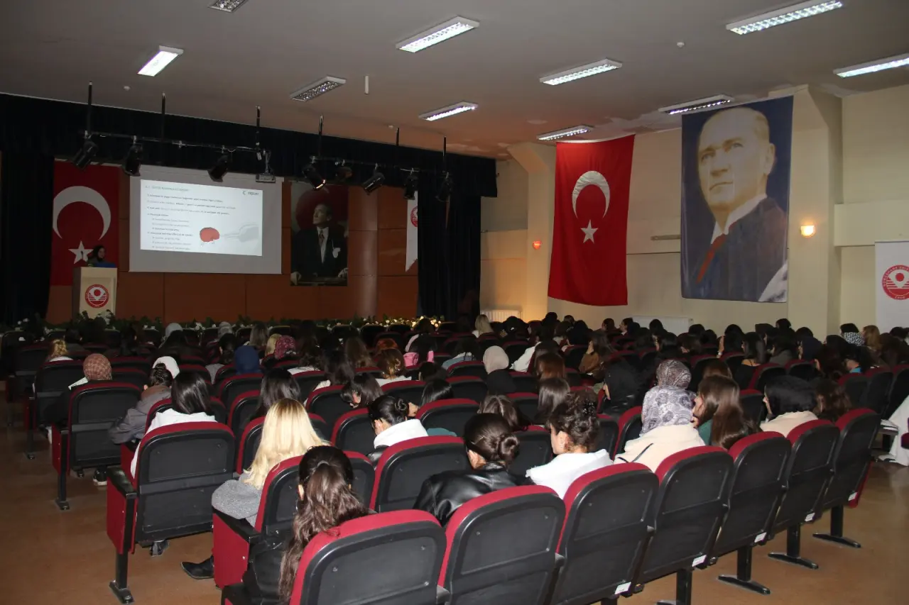 Kelkit'te kadınlara bağımlılık anlatıldı 2