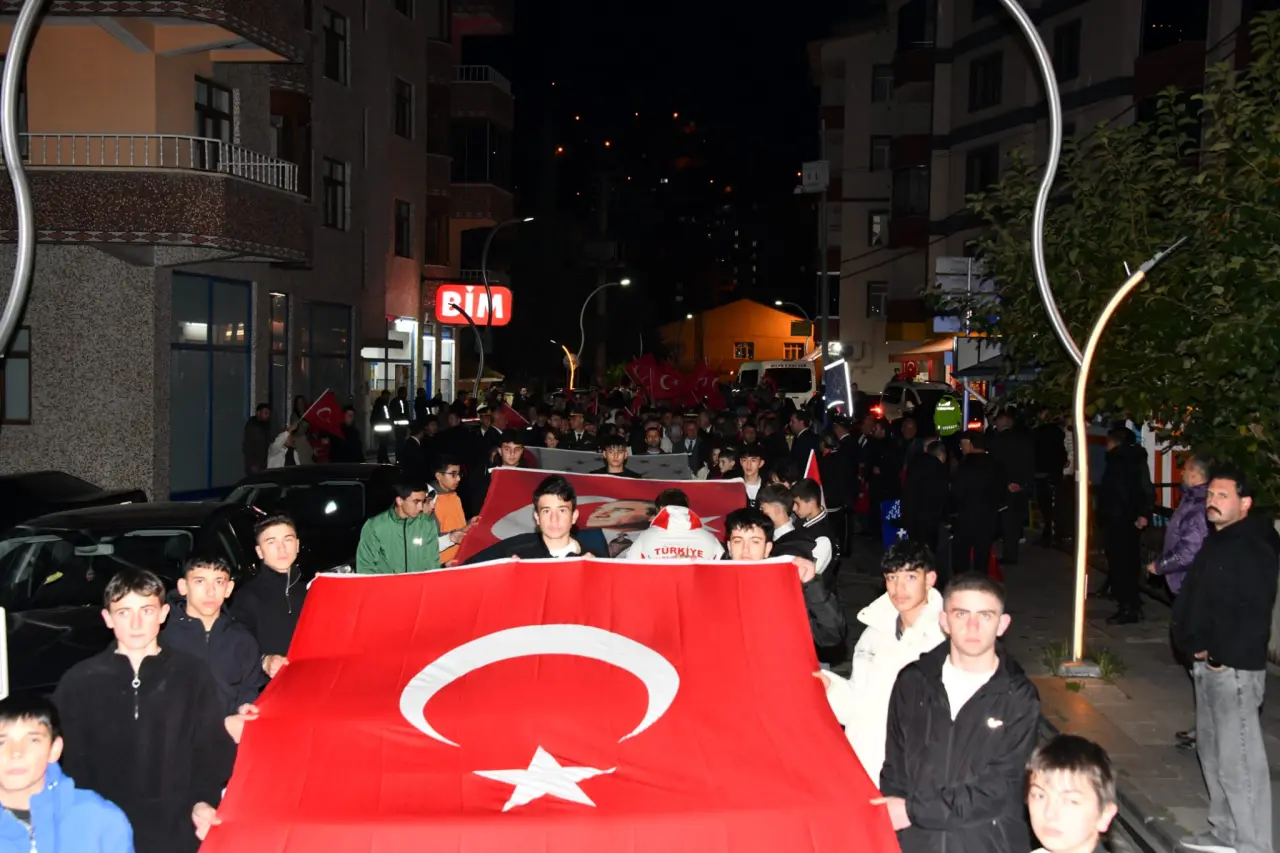 Gümüşhane'de Cumhuriyetin 102. yılında fener alayı ve kabul töreni düzenlendi 7