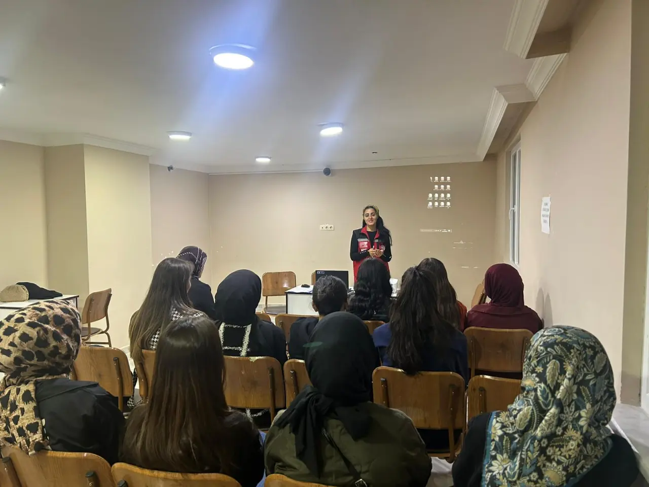 Üniversiteli gençlere farkındalık eğitimi 5