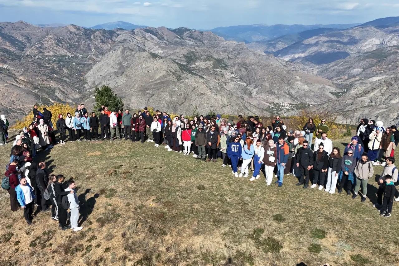 Gümüşhane’nin eşsiz sonbahar manzarasında gençlik buluşması 1