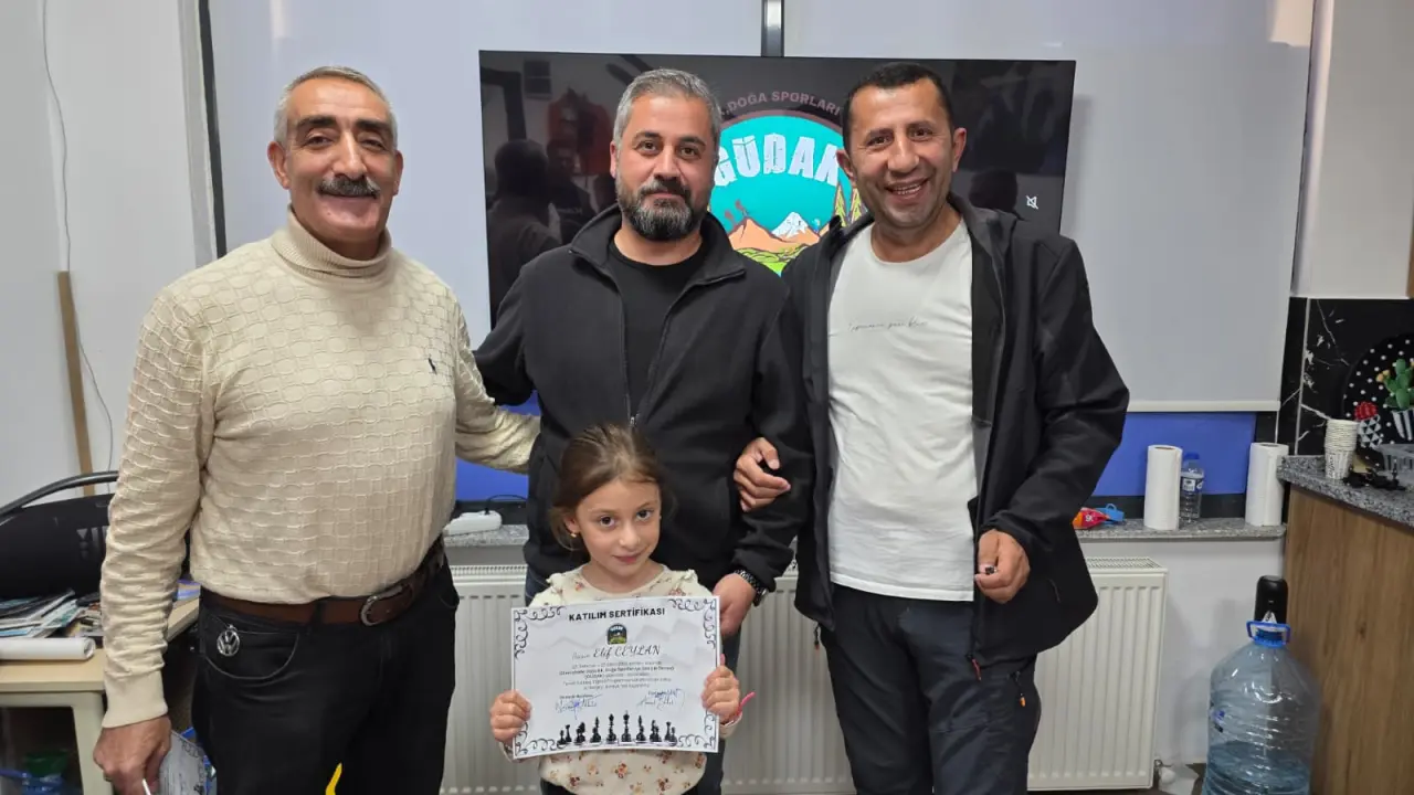 GÜDAK'ın Satranç Eğitimini tamamlayan 32 kursiyere sertifikaları verildi 14