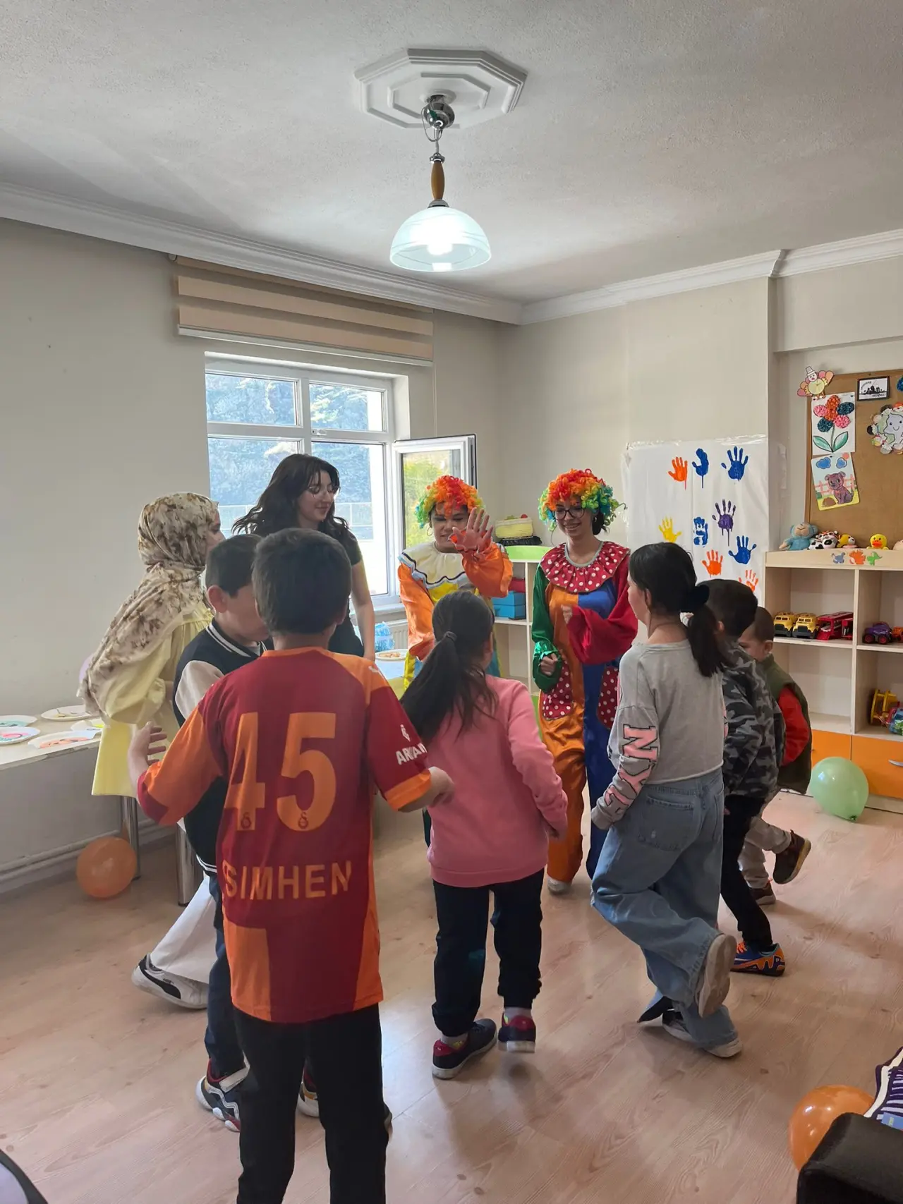 Üniversite öğrencilerinden özel çocuklara anlamlı etkinlik 10