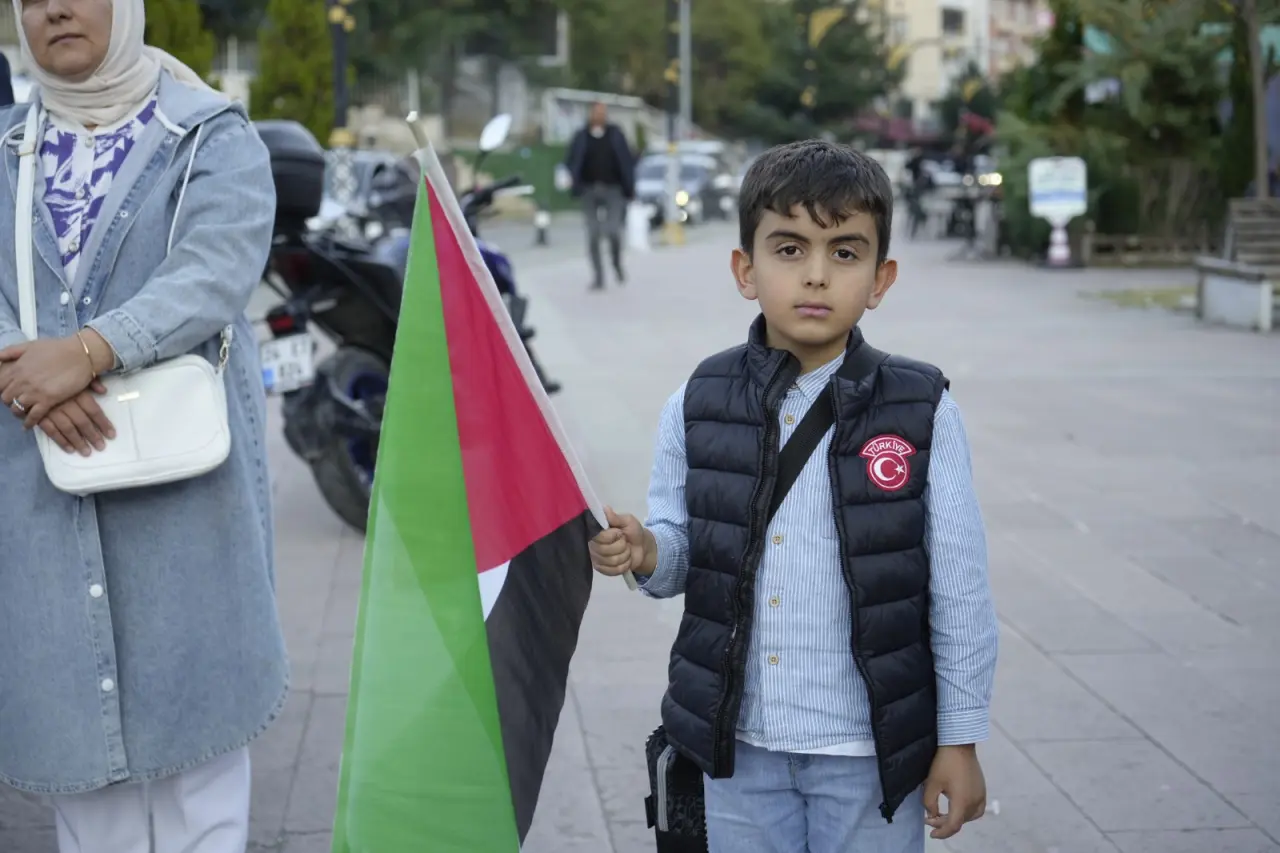 Gümüşhane’de Sumud Filosu’na destek basın açıklaması 3