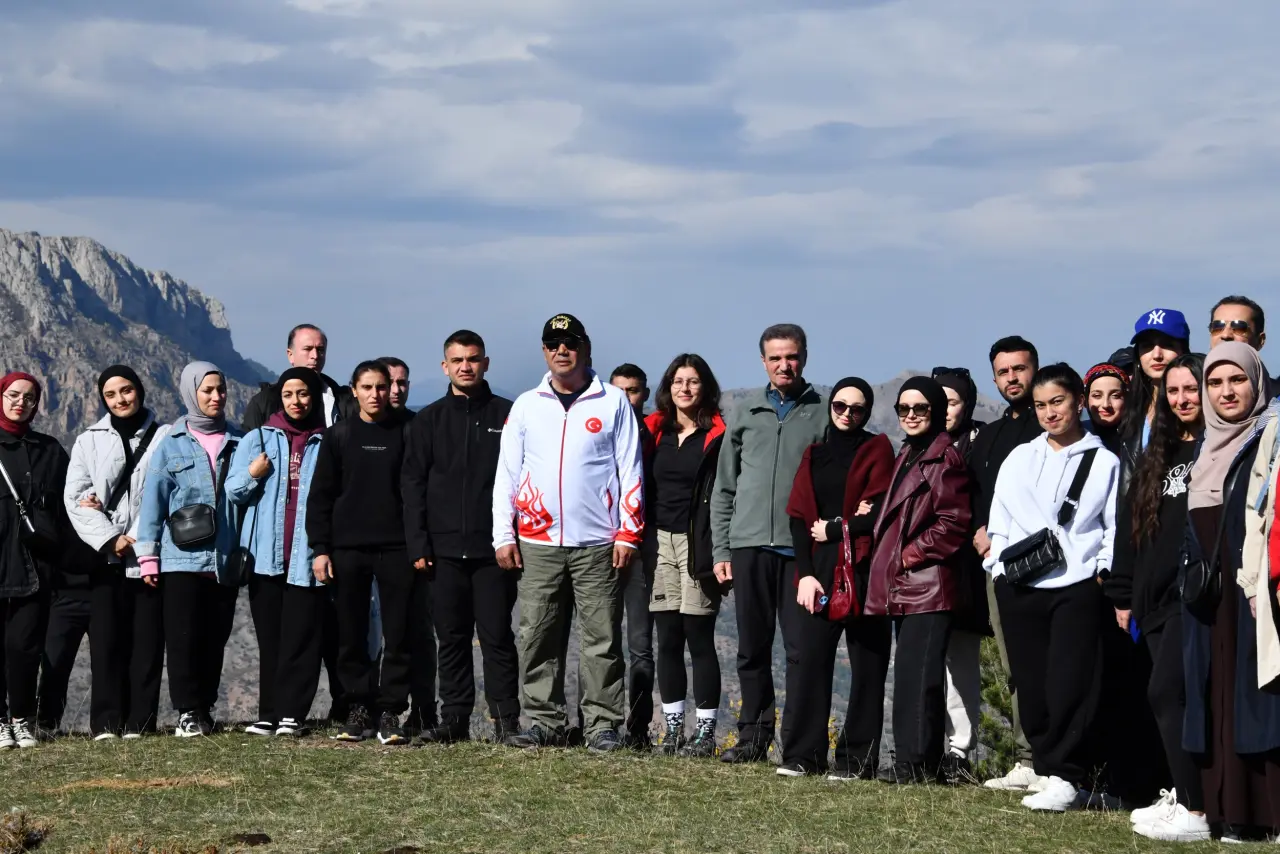 Gümüşhane’nin eşsiz sonbahar manzarasında gençlik buluşması 4