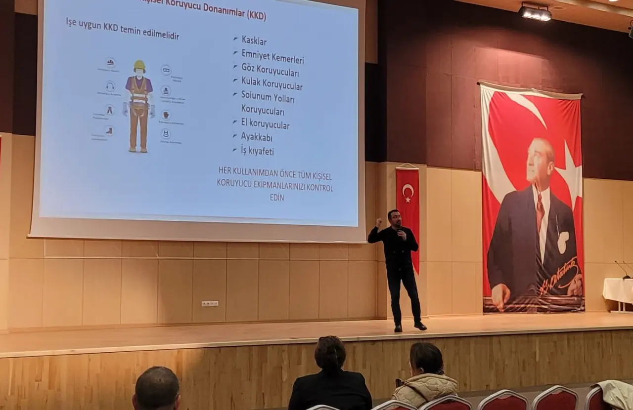 Üniversite personeline iş güvenliği eğitimi verildi 4