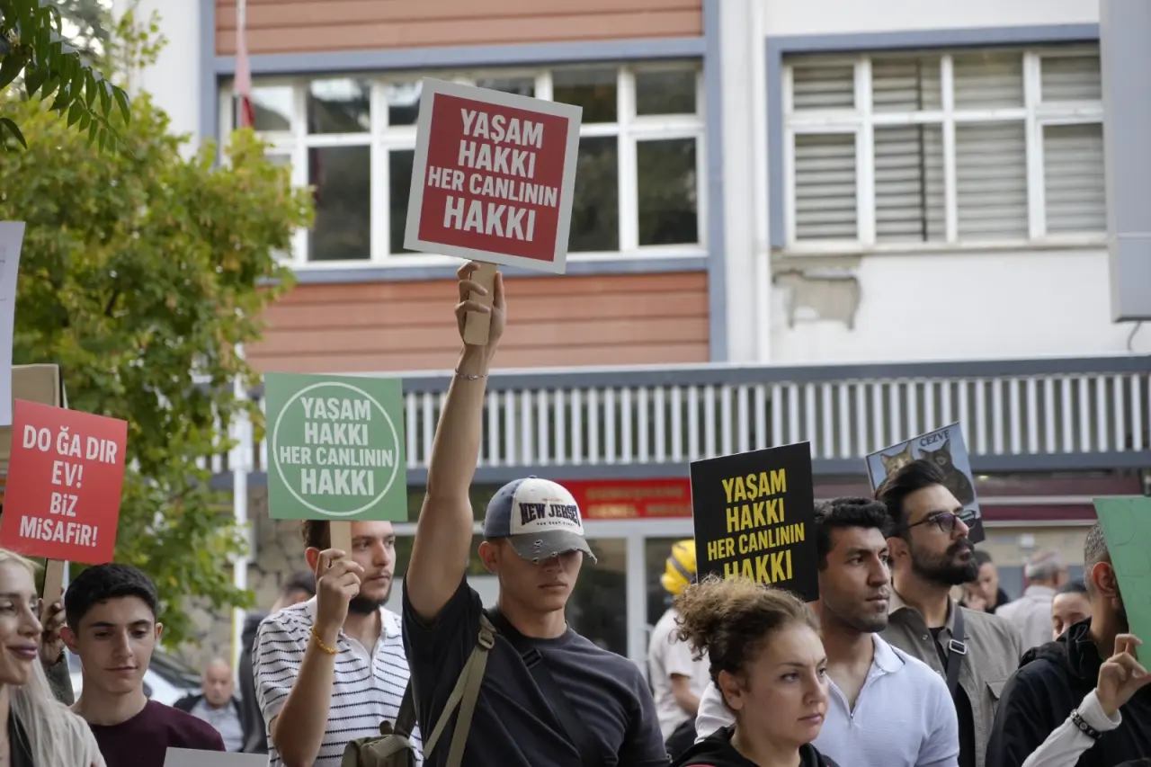 Gümüşhane’de Hayvanları Koruma Günü’nde anlamlı yürüyüş 5