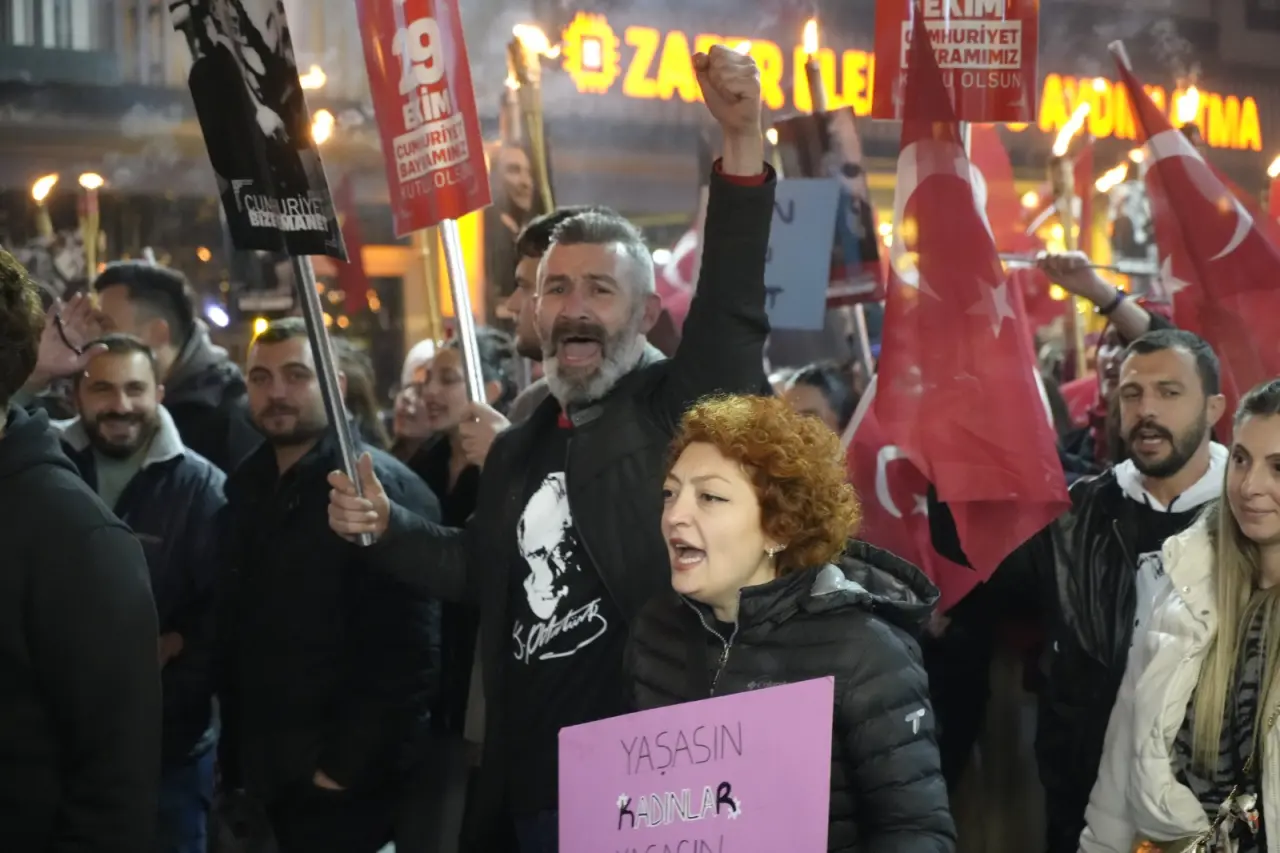 Gümüşhane’de CHP’den 29 Ekim’e özel Fener Alayı 8