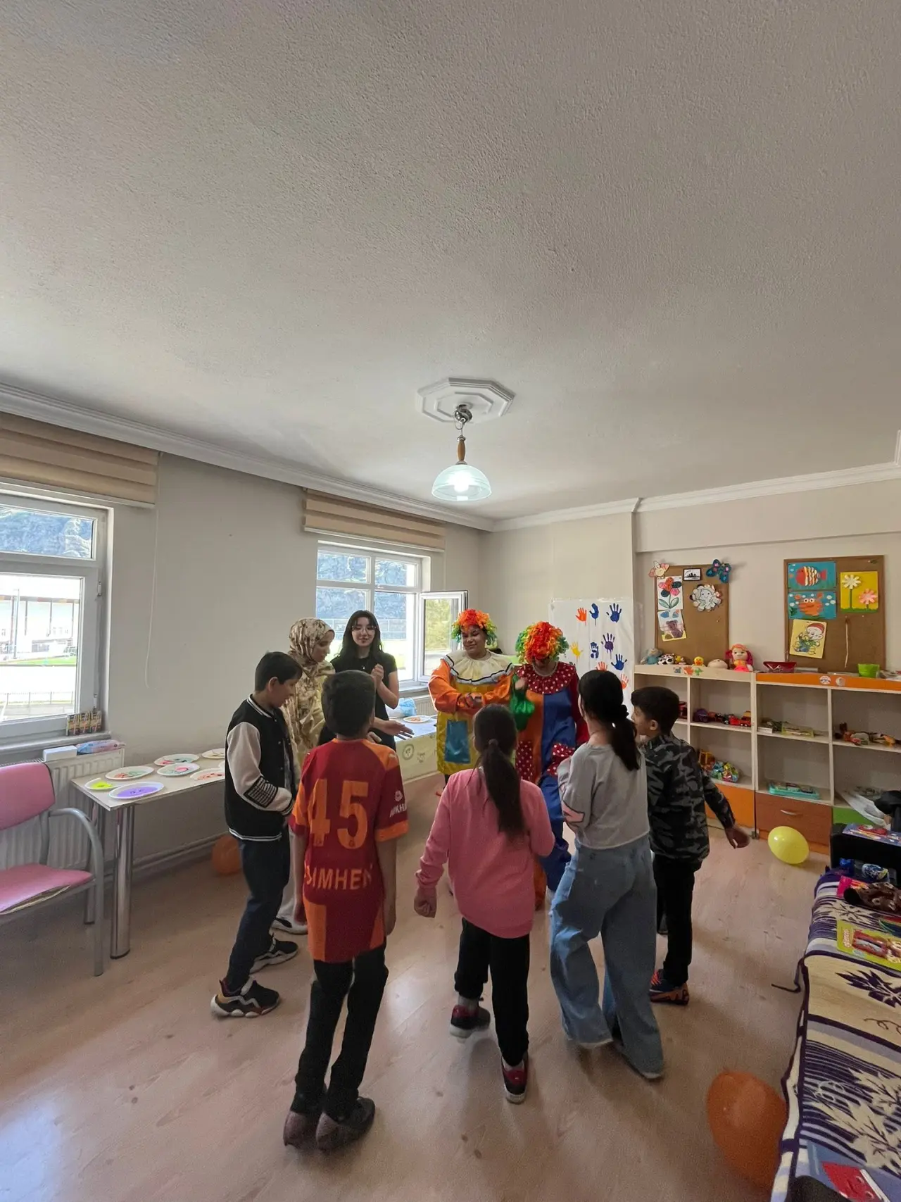 Üniversite öğrencilerinden özel çocuklara anlamlı etkinlik 8