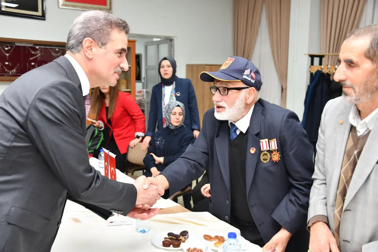 Gümüşhane'de Cumhuriyetin 102. yılında fener alayı ve kabul töreni düzenlendi 5