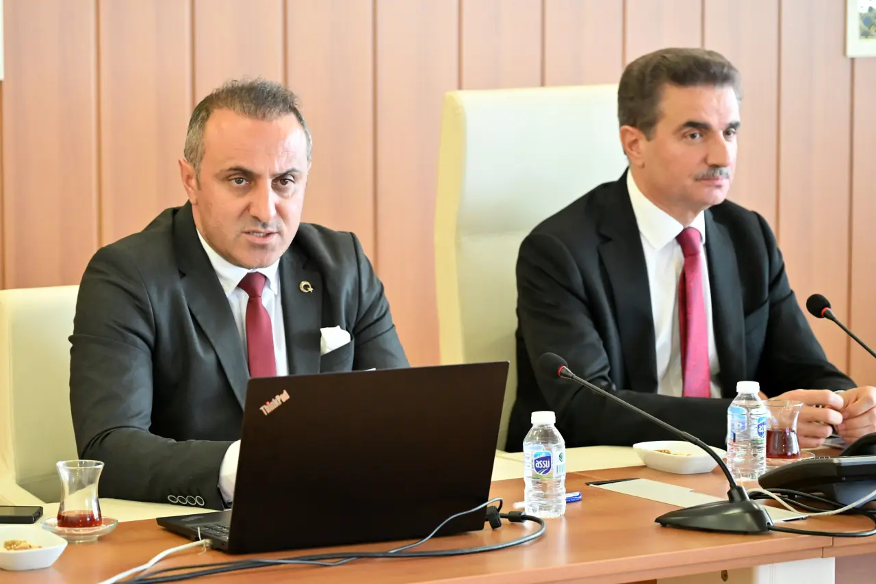 SANTEK 2025’te Gümüşhane’nin Teknoloji Geleceği Konuşuldu 13