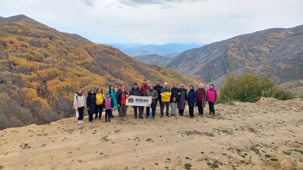 GÜDAK’tan Sonbaharın Renkleriyle Dolu Bir Doğa Yürüyüşü 7