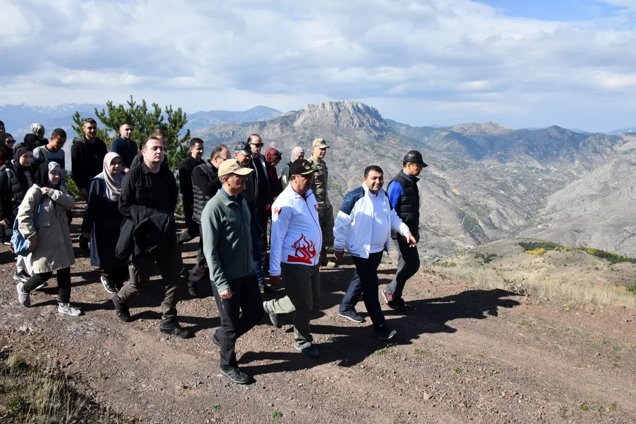 Gümüşhane’nin eşsiz sonbahar manzarasında gençlik buluşması 12