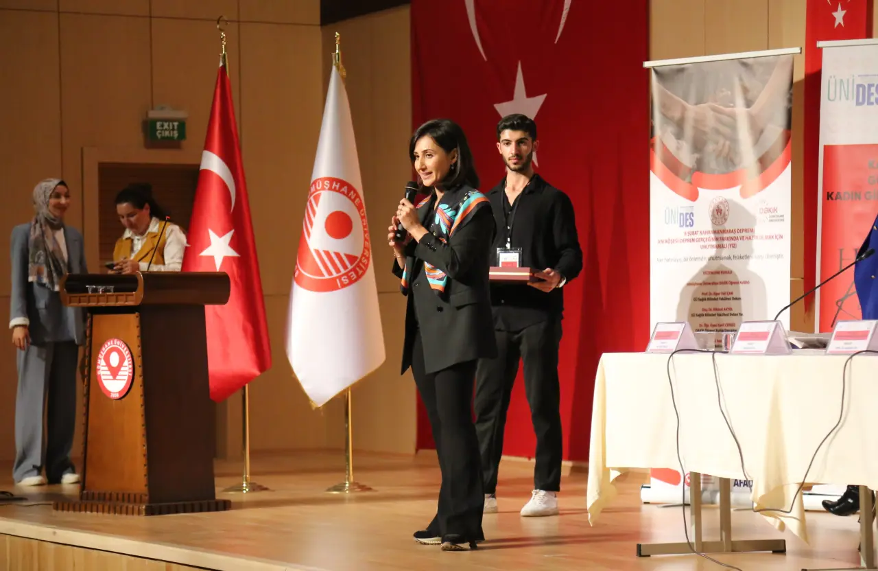 GÜ’de UNIDES projeleri şenliği gerçekleştirildi 18