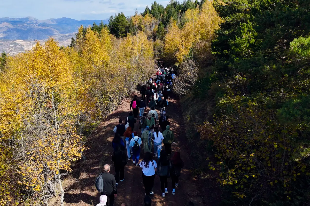 Gümüşhane’nin eşsiz sonbahar manzarasında gençlik buluşması 31