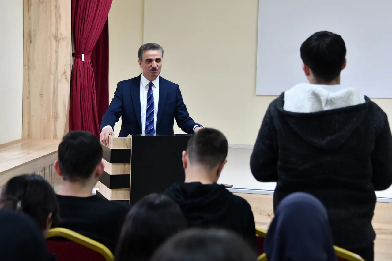 Vali Baruş'tan gençlere altın değerinde öğütler 5