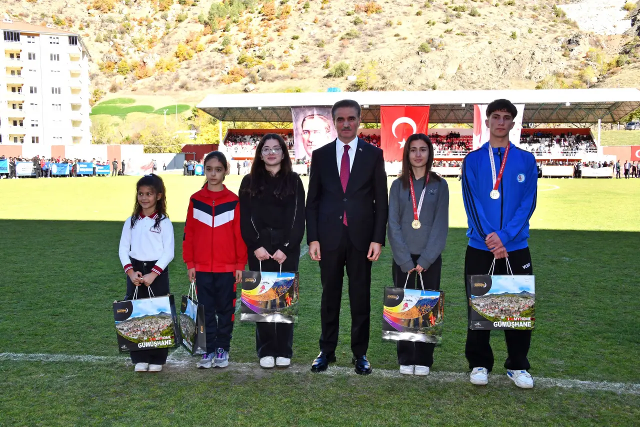 Cumhuriyet’in 102. Yılı Gümüşhane’de coşkuyla kutlandı 5