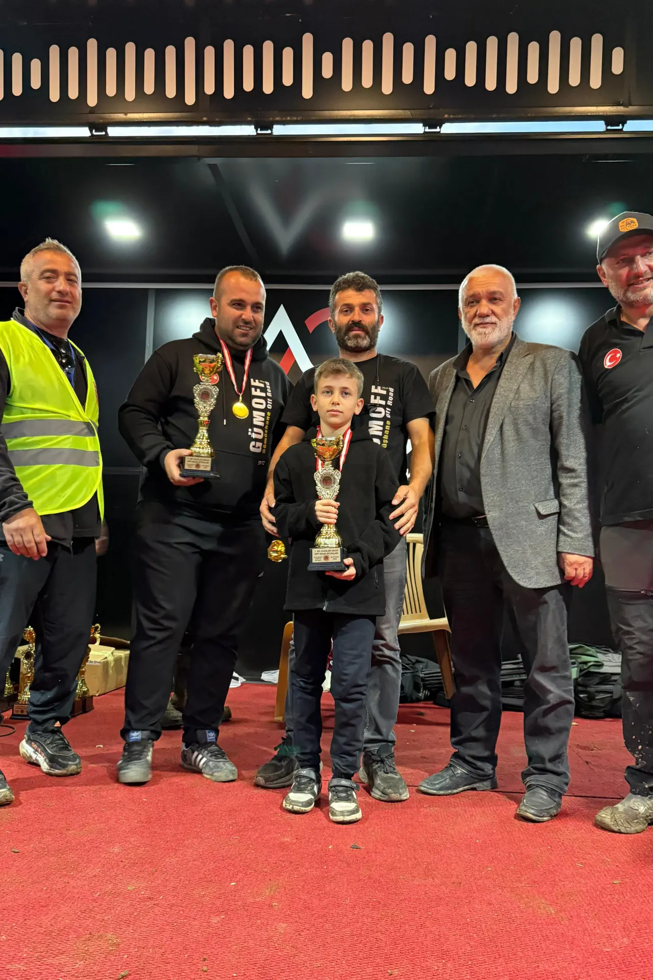 GÜMOFF Of'ta Tozu Dumana Kattı: Gümüşhane'ye 3 Kupa ve Büyük Gurur! 4