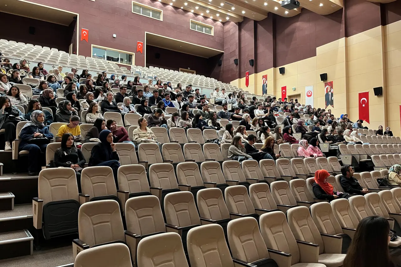 GÜ’de Pembe Farkındalık etkinliği 4