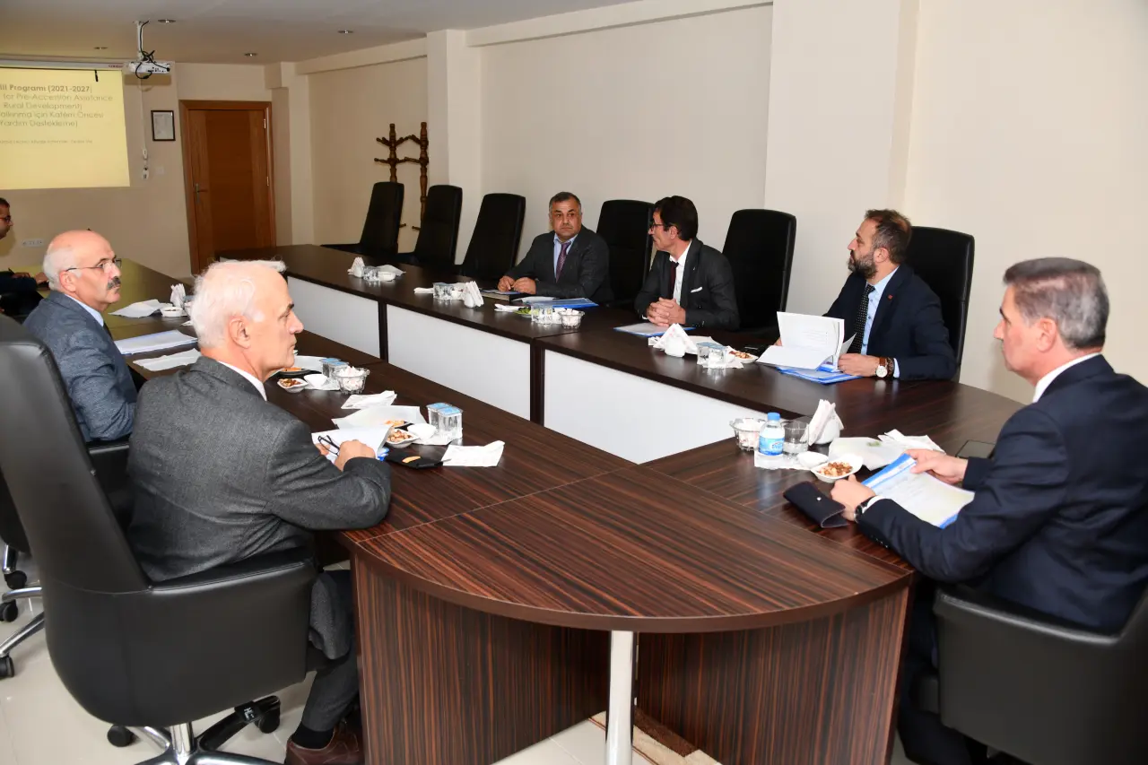 Gümüşhane’de “Kırsal Alanda Kamu Altyapı Yatırımları” ön hazırlık toplantısı yapıldı 5