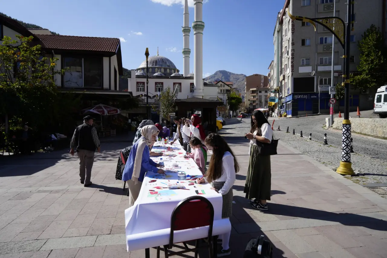 Gümüşhane’de “Filistinli Çocuklar İçin Çiz” etkinliği düzenlendi 7