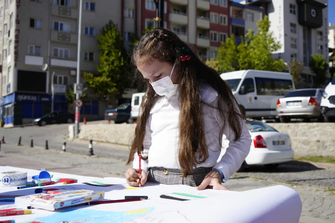 Gümüşhane’de “Filistinli Çocuklar İçin Çiz” etkinliği düzenlendi 1