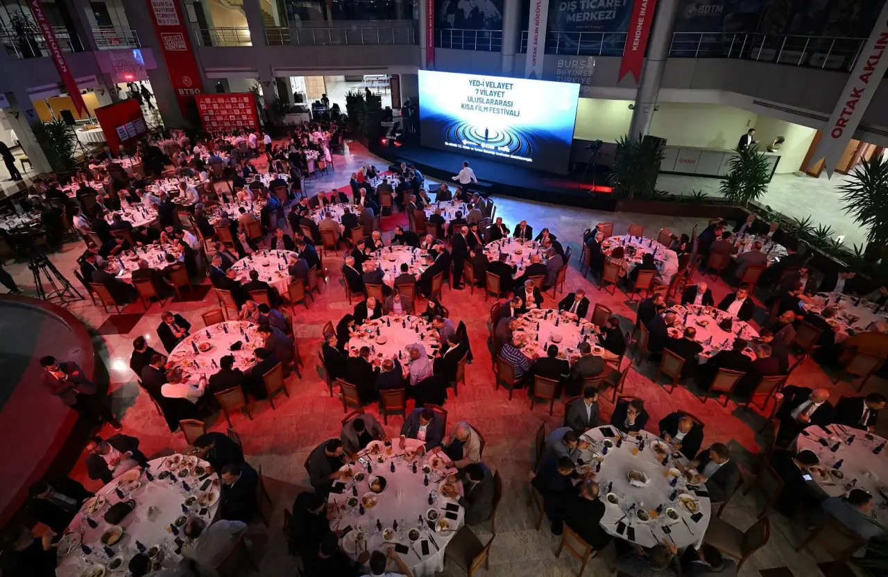 Gümüşhaneli senarist Elvan Ezber, en iyi senaryo ödülünü aldı 1