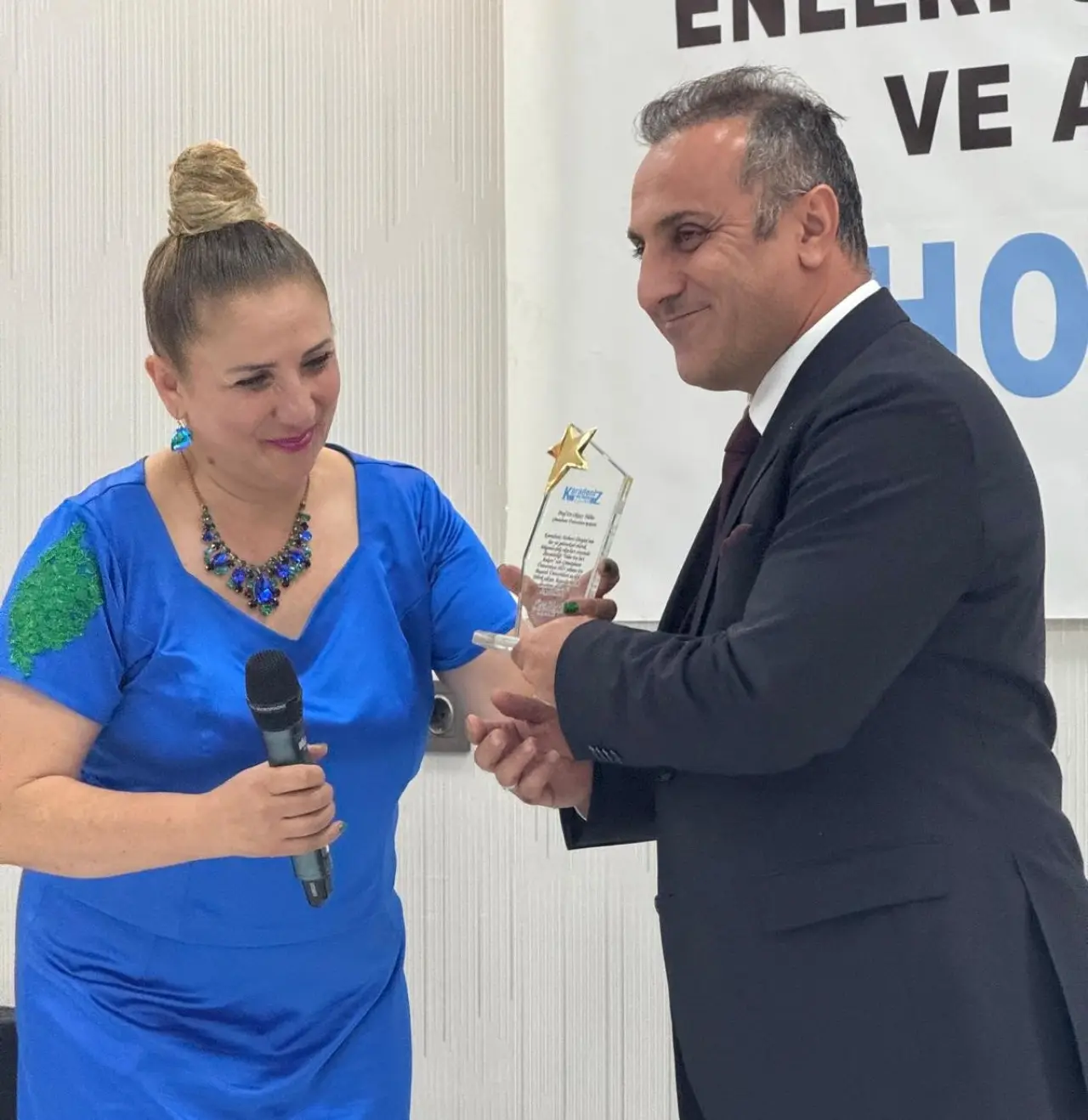 Gümüşhane Üniversitesi, Yılın En İyi Çıkış Yapan Üniversitesi Ödülünü Kazandı! 3