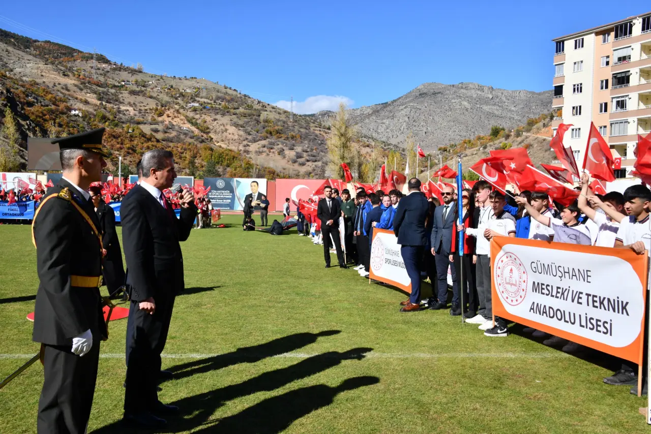 Cumhuriyet’in 102. Yılı Gümüşhane’de coşkuyla kutlandı 1