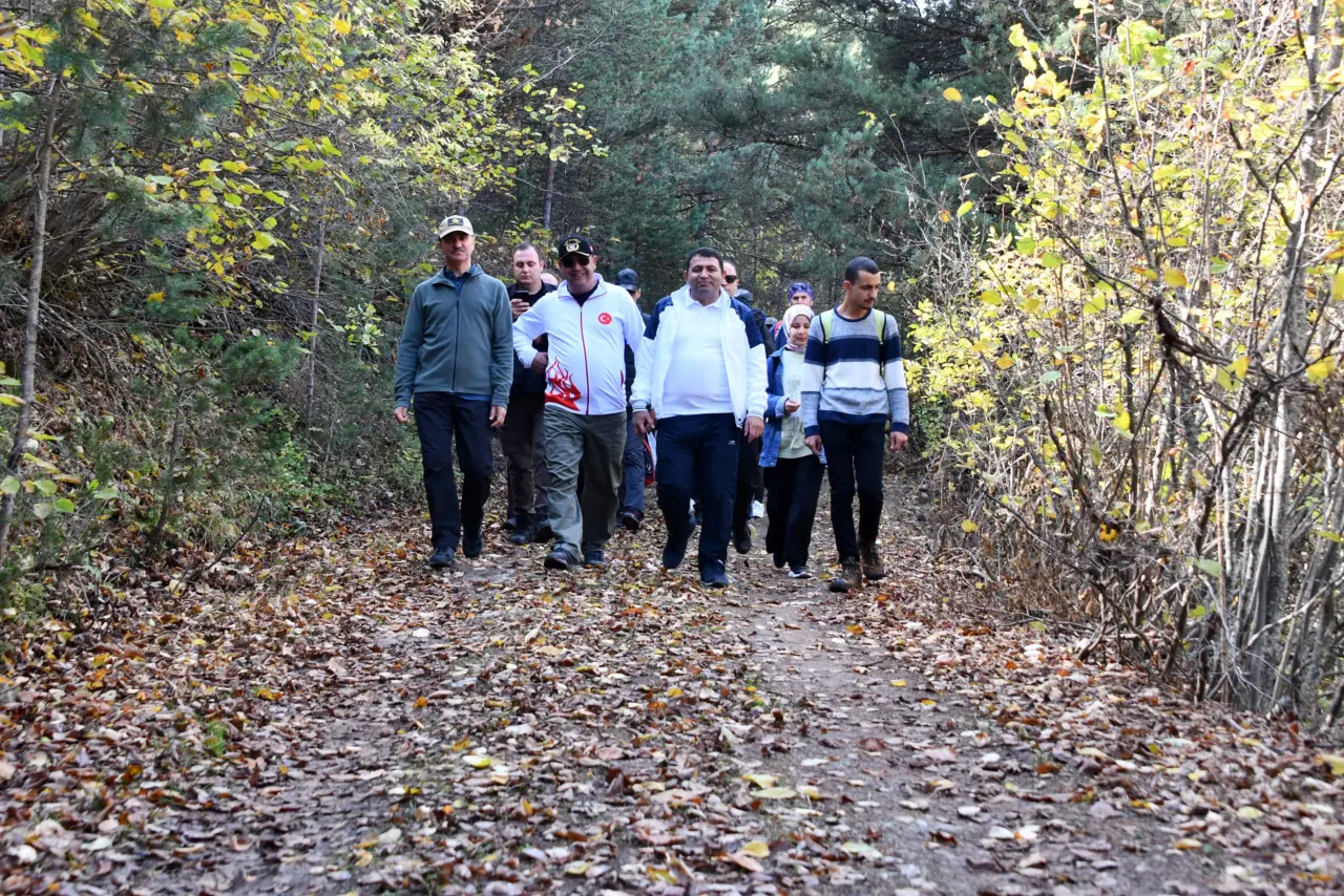 Gümüşhane’nin eşsiz sonbahar manzarasında gençlik buluşması 17