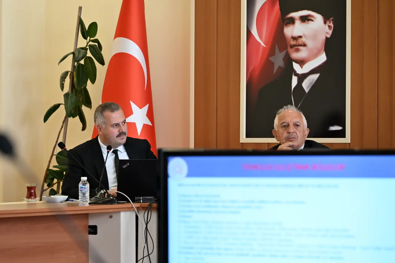 SANTEK 2025’te Gümüşhane’nin Teknoloji Geleceği Konuşuldu 11