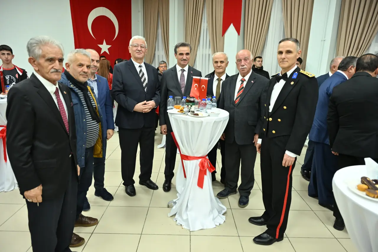 Gümüşhane'de Cumhuriyetin 102. yılında fener alayı ve kabul töreni düzenlendi 18