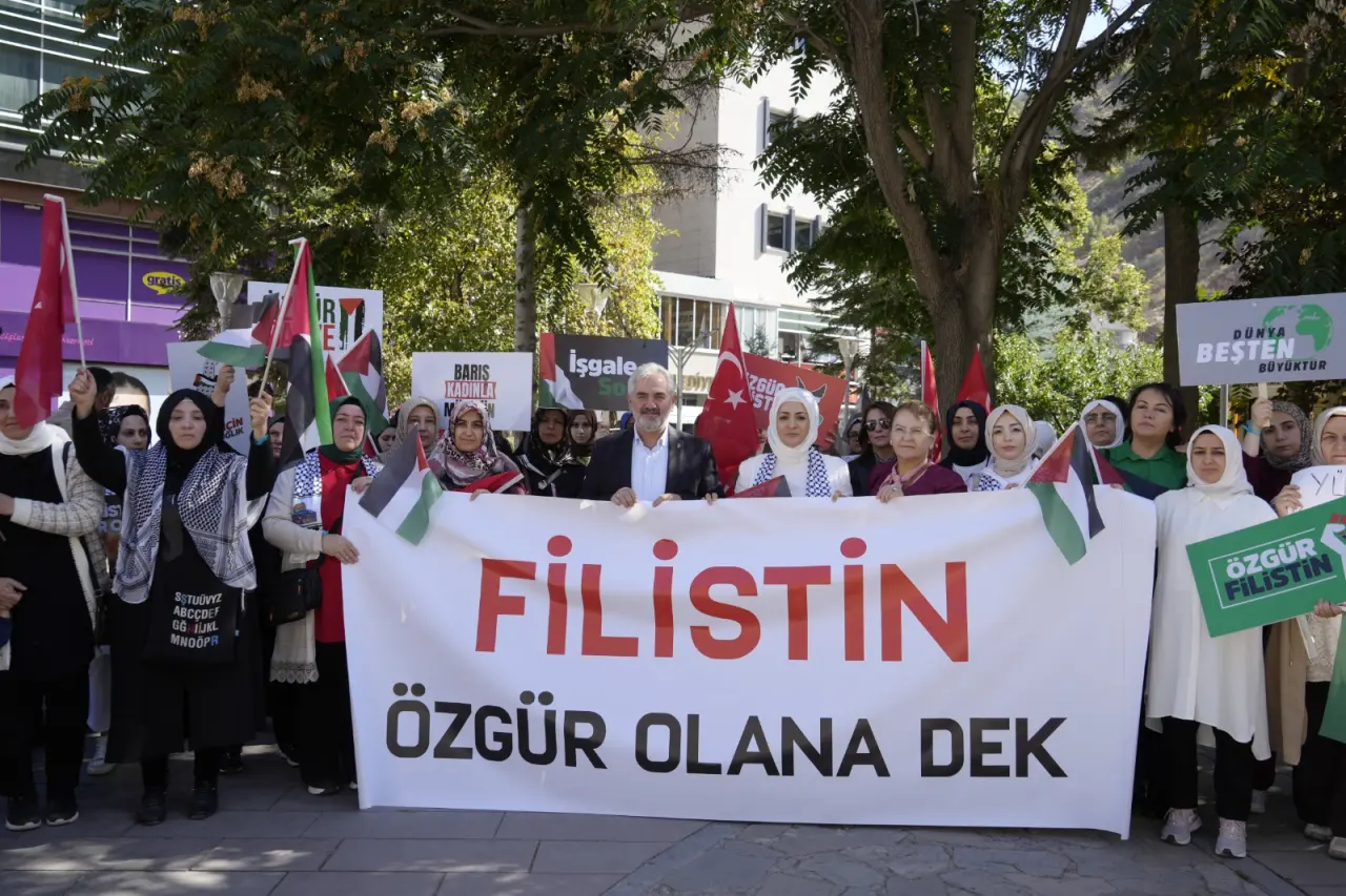 Gümüşhane’de kadınlardan “Gazze İçin Sessiz Çığlık” yürüyüşü 4