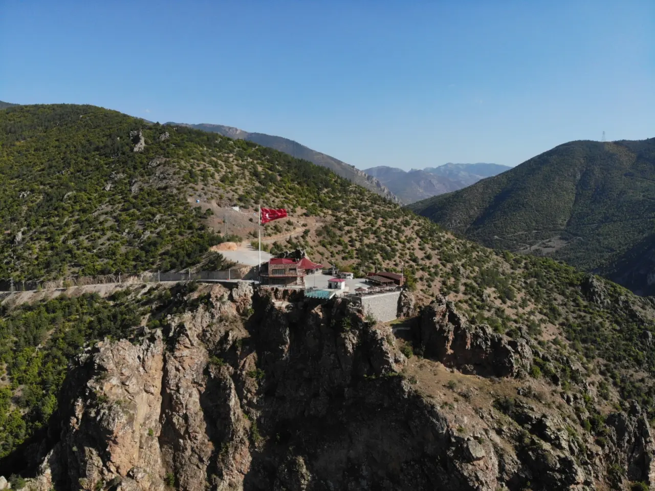 Torul Kalesi Cam Seyir Terası 2025’te 100 Bin Ziyaretçiyi Ağırladı 6